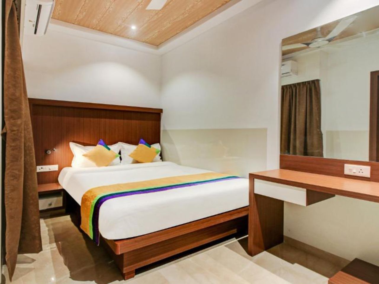 Hotel Aarush Inn in Navi Mumbai