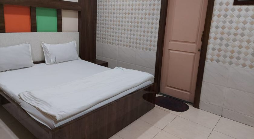 Hotel Palms in Navi Mumbai