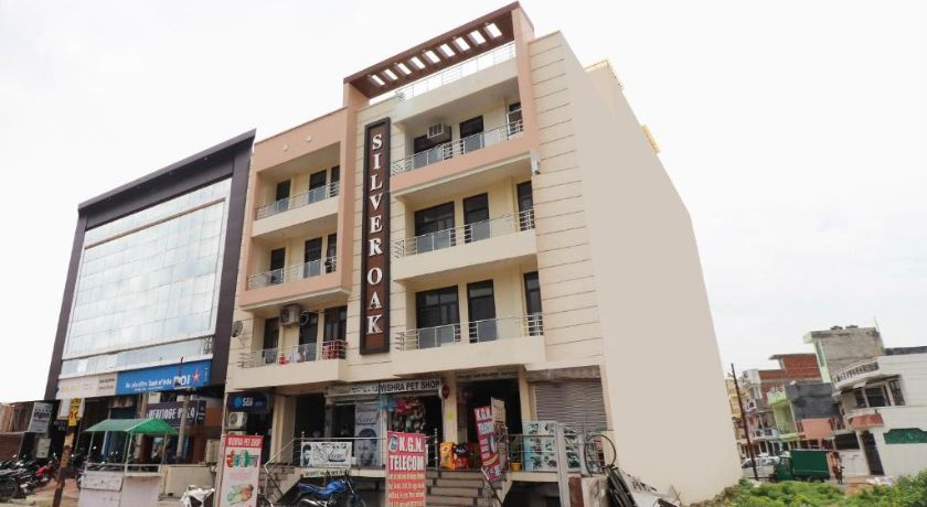 Hotel Heritage Villa By MNG Rooms in Kanpur