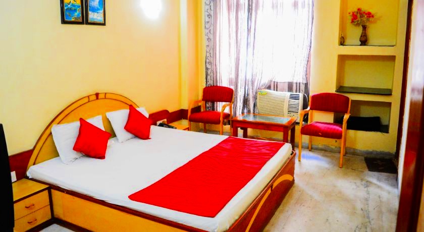 Hotel Indore Palace in Shirdi