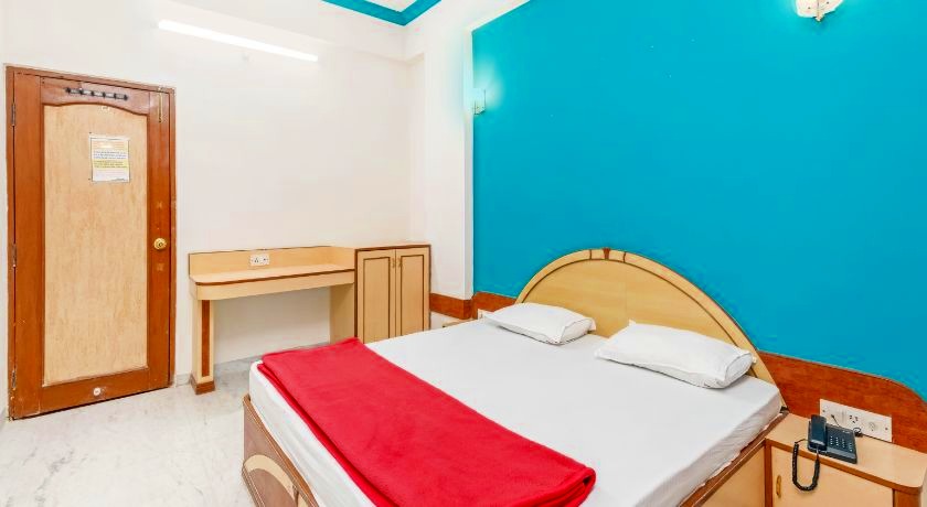 Hotel Indore Palace in Shirdi