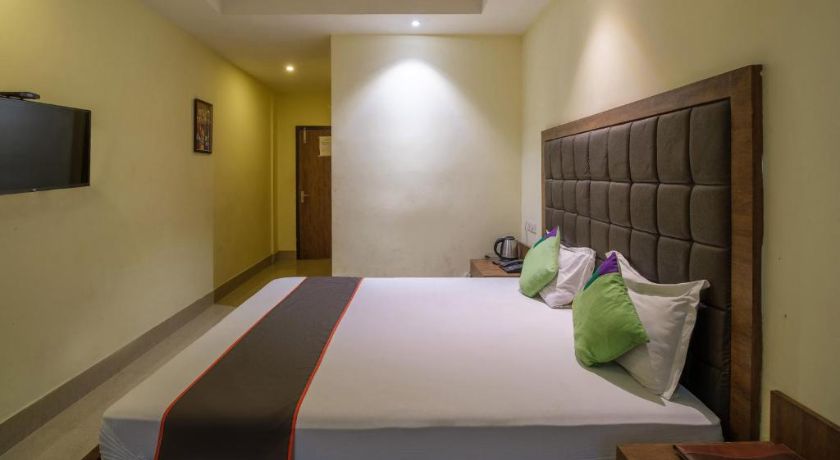 Hotel Parnil Palace in Guwahati