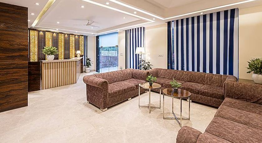 Hotel Emblem Suites in Delhi
