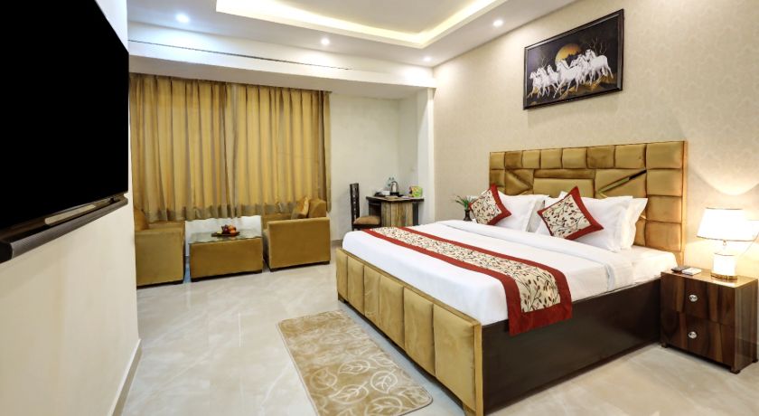 Hotel Golden Era in Noida