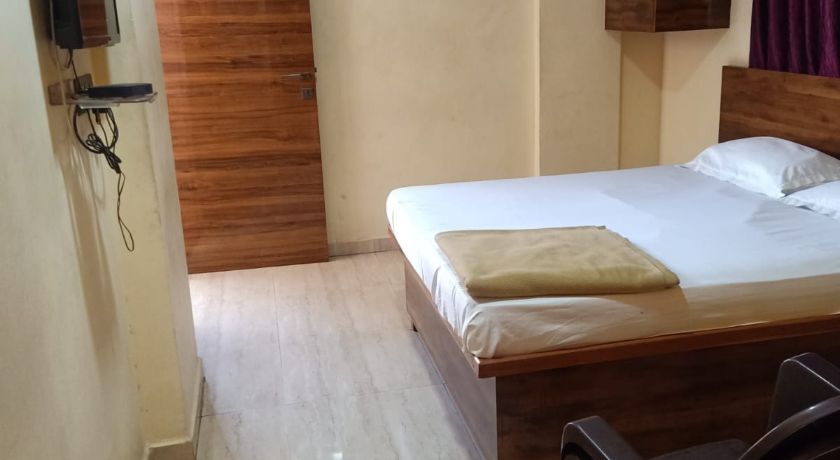 Hotel Nidhi Loadging Boarding in Thane