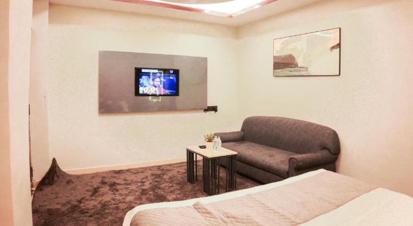 The Palatial Hotel in Lucknow