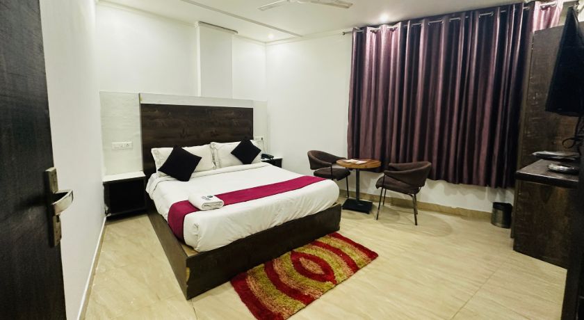 Hotel S R Palace in Delhi