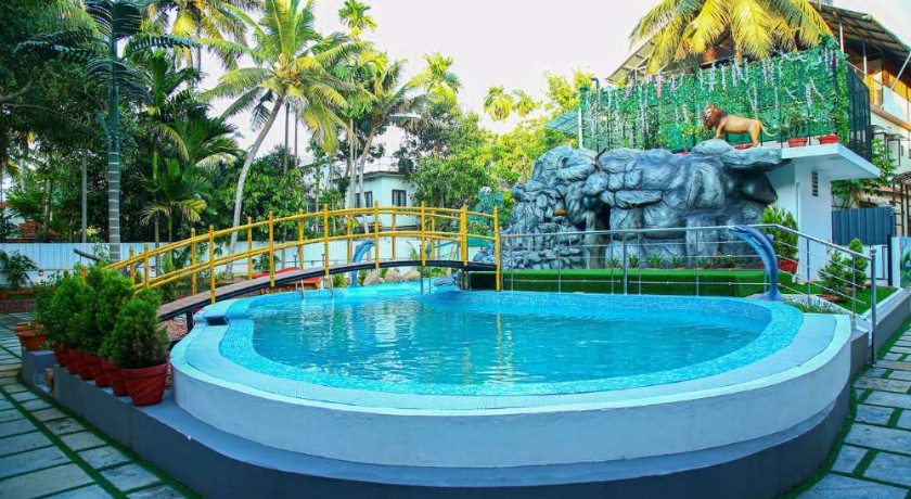 Hotel Lake Palace in Kottayam