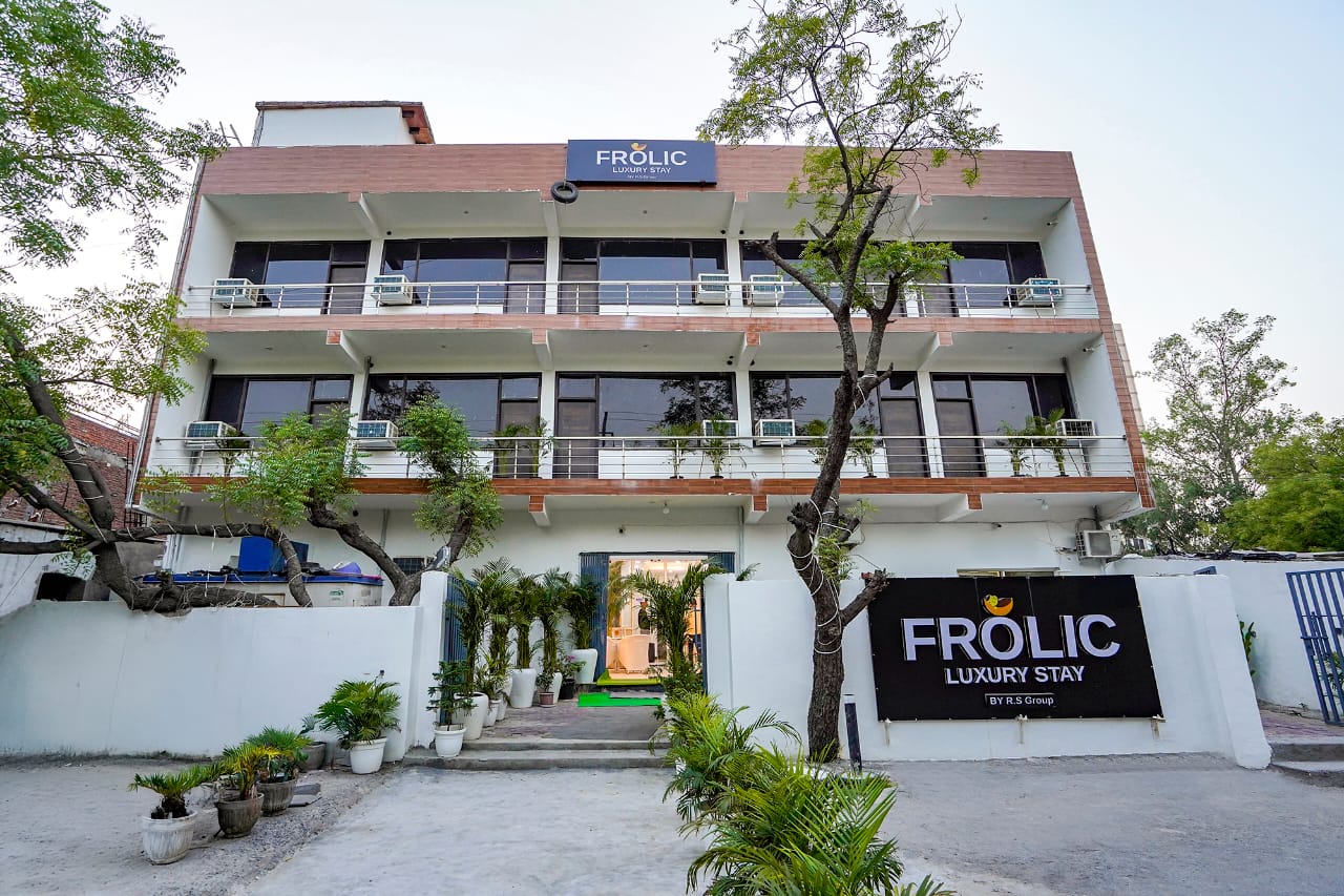 Hotel Floric Stay in Noida