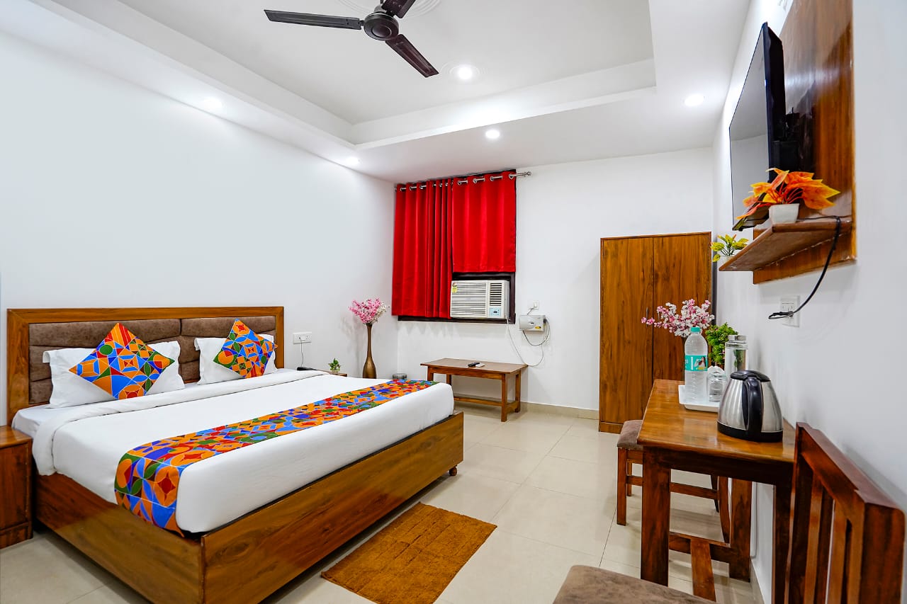 Hotel Floric Stay in Noida