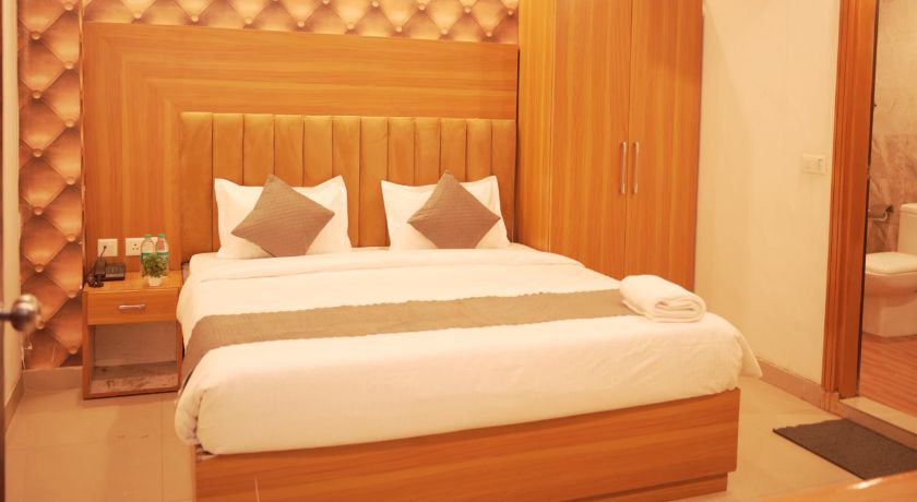 Reconnect Suites  in Delhi