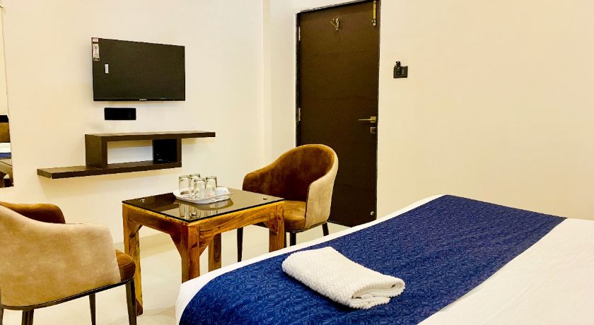 Hotel URS Palace in Indore