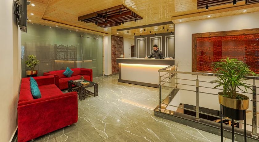 Pax Hotel Sunrise Inn in Dalhousie