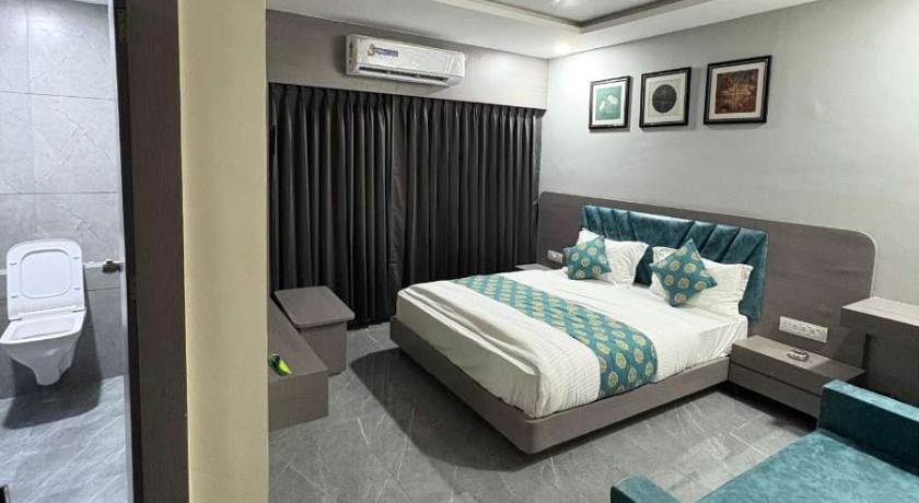 Hotel R Town in Vadodara