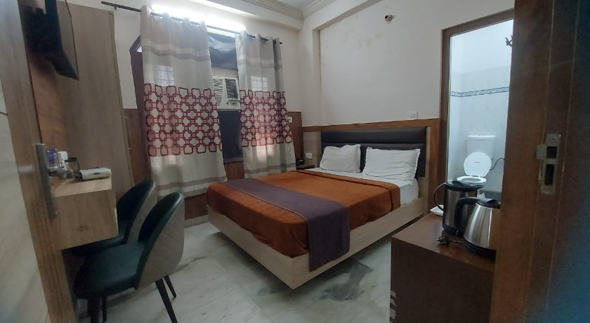 Hotel Grand in Dehradun