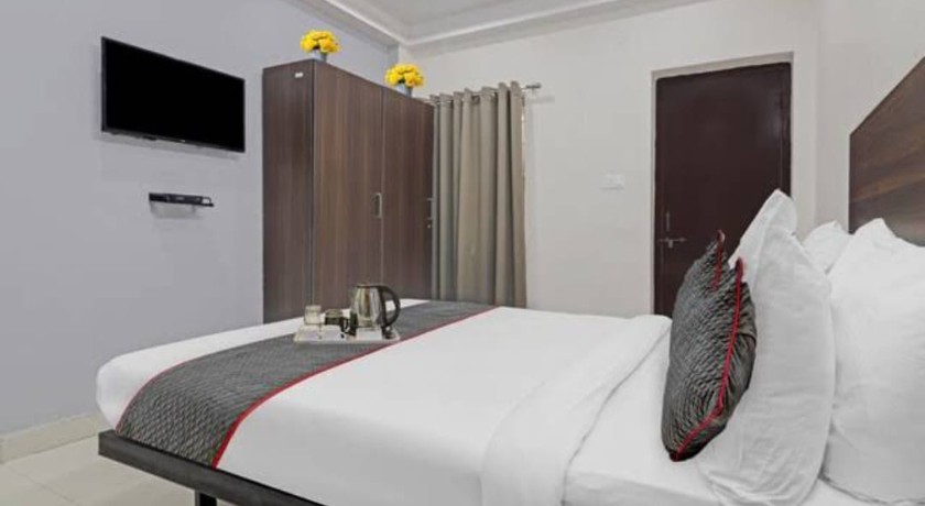 White House Leo in Hyderabad