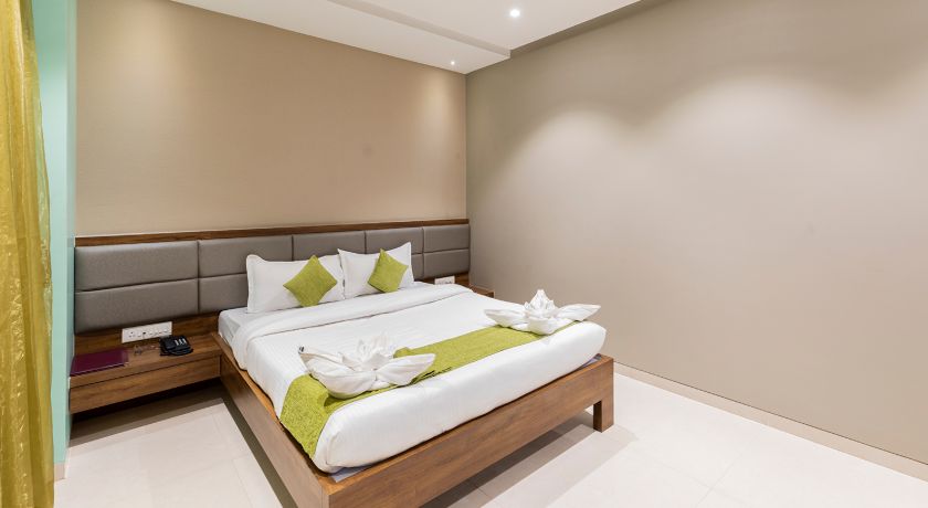 Hotel Seven Oaks in Navi Mumbai